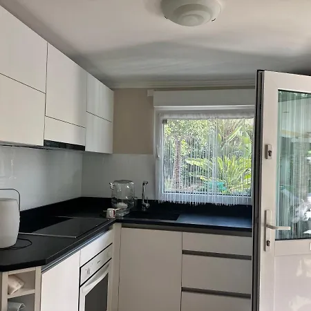 Apartment Location Sur Piscine ,jardin Et Proche